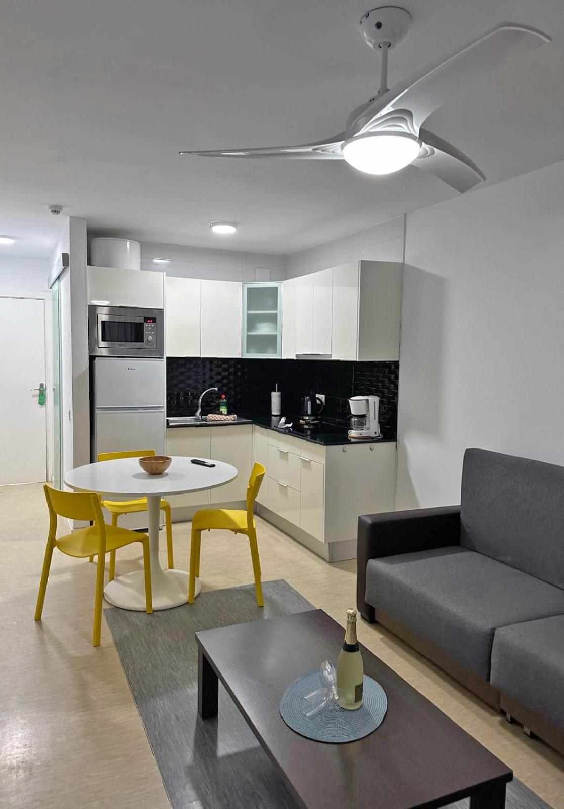 Apartamentos Portonovo 푸에르토리코 외부 사진