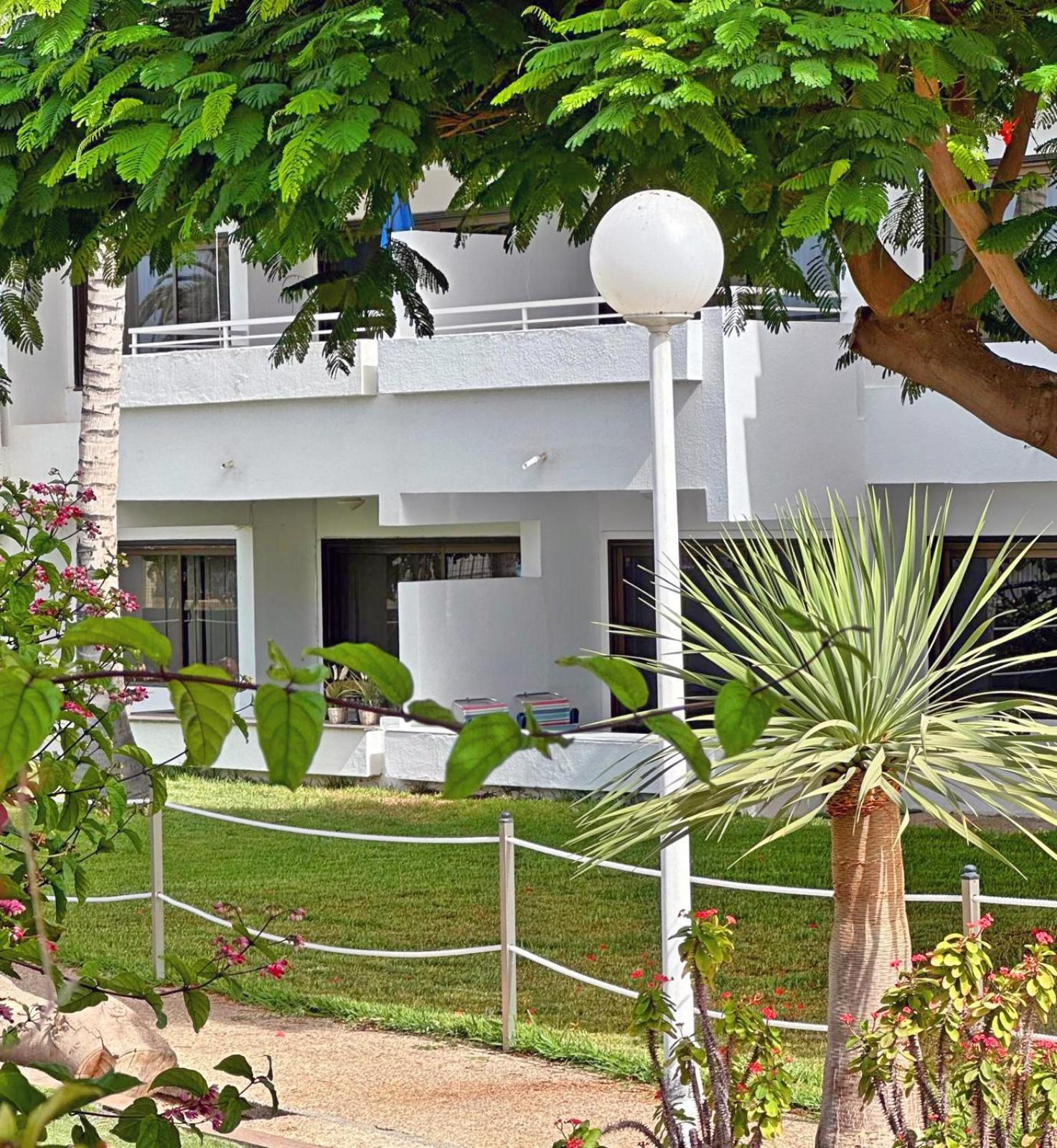 Apartamentos Portonovo 푸에르토리코 외부 사진